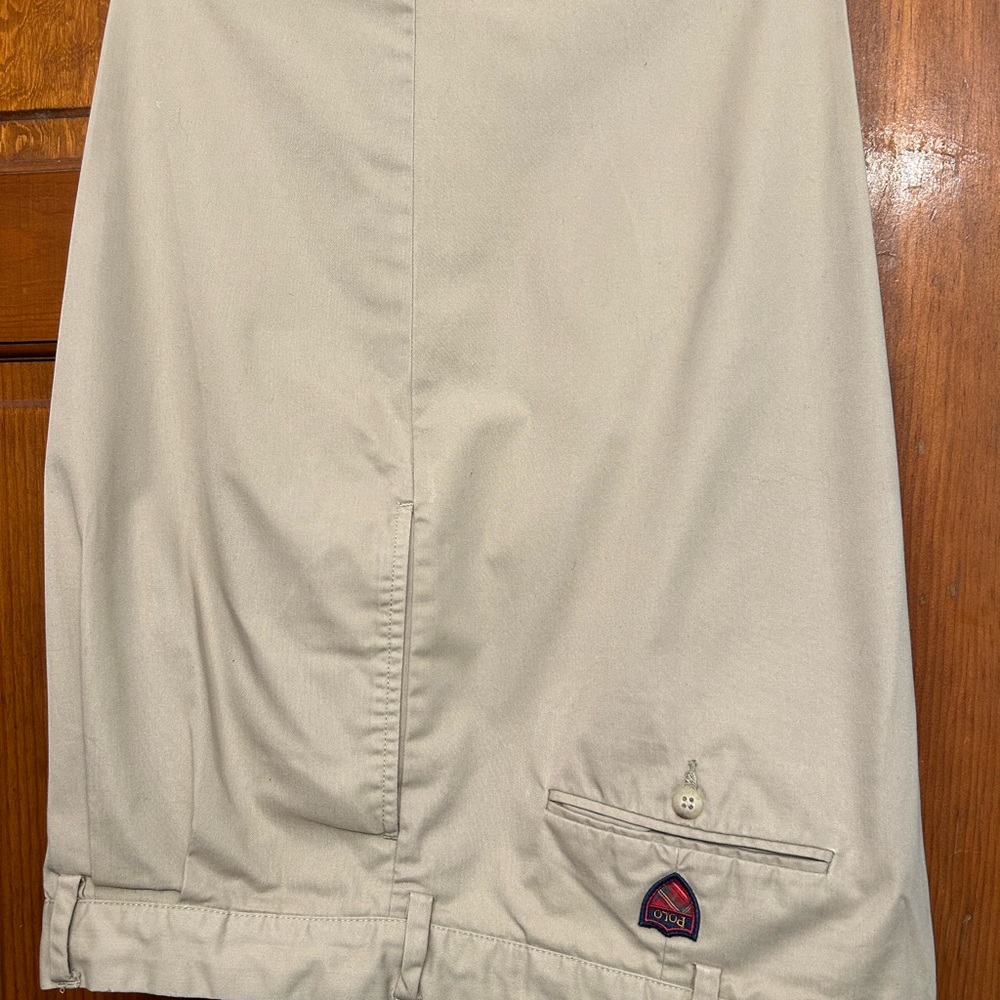 Men’s Polo Golf Pant, 42 X 30,Khaki color,65%Poly/35% Cotton, preowned good cond
